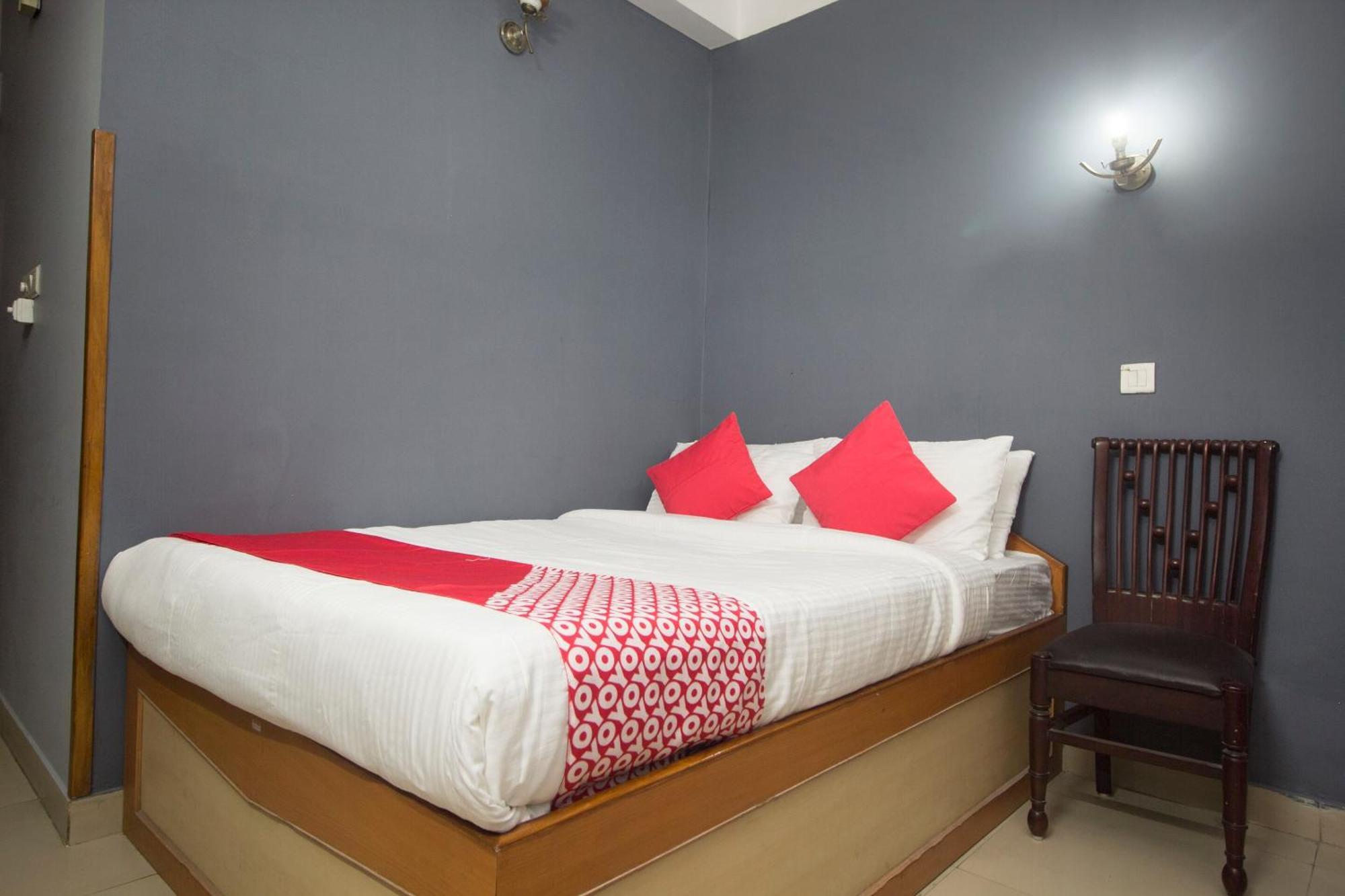 OYO 16041 Hotel Golden Moments Shiliguri Exterior foto
