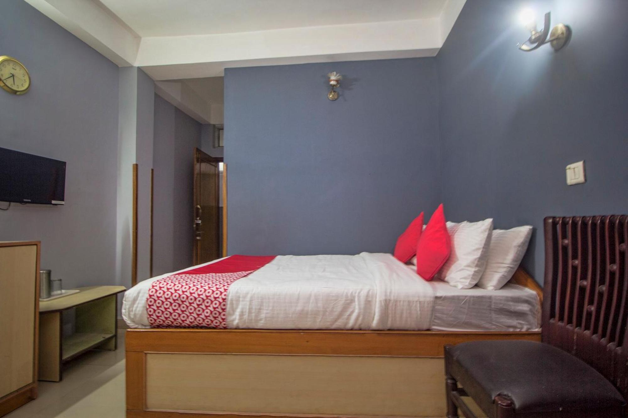 OYO 16041 Hotel Golden Moments Shiliguri Exterior foto